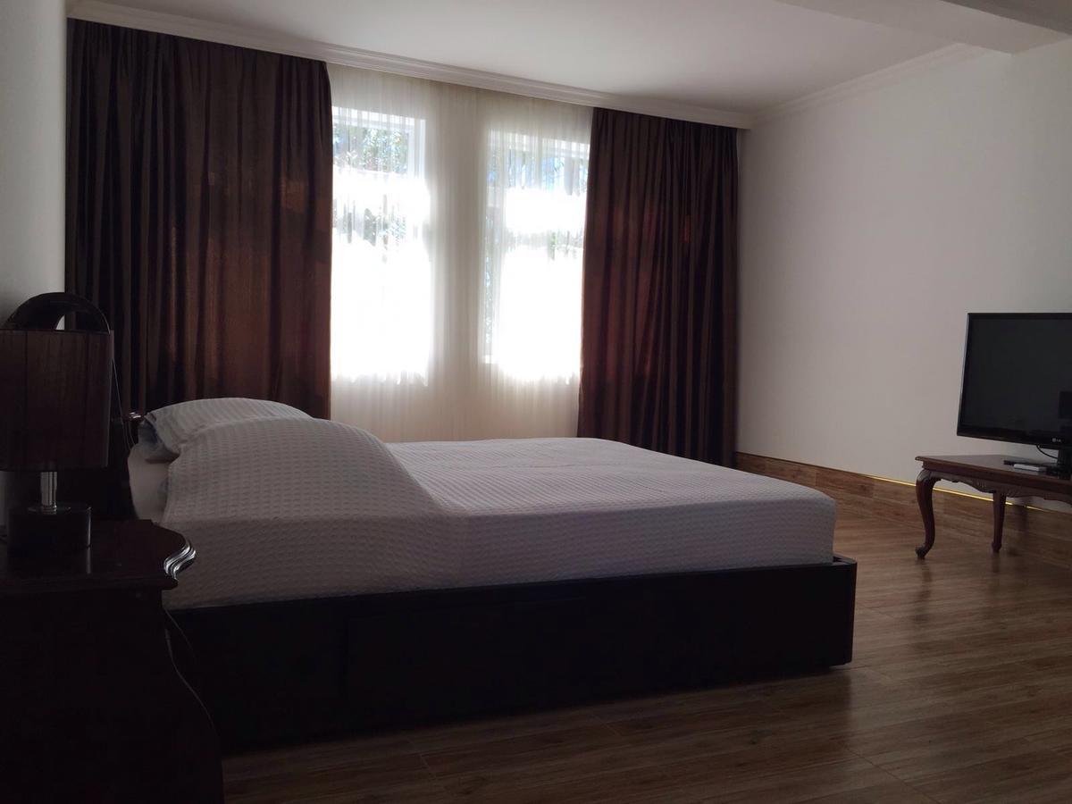 Hotel Simpatia Kobuleti Ngoại thất bức ảnh