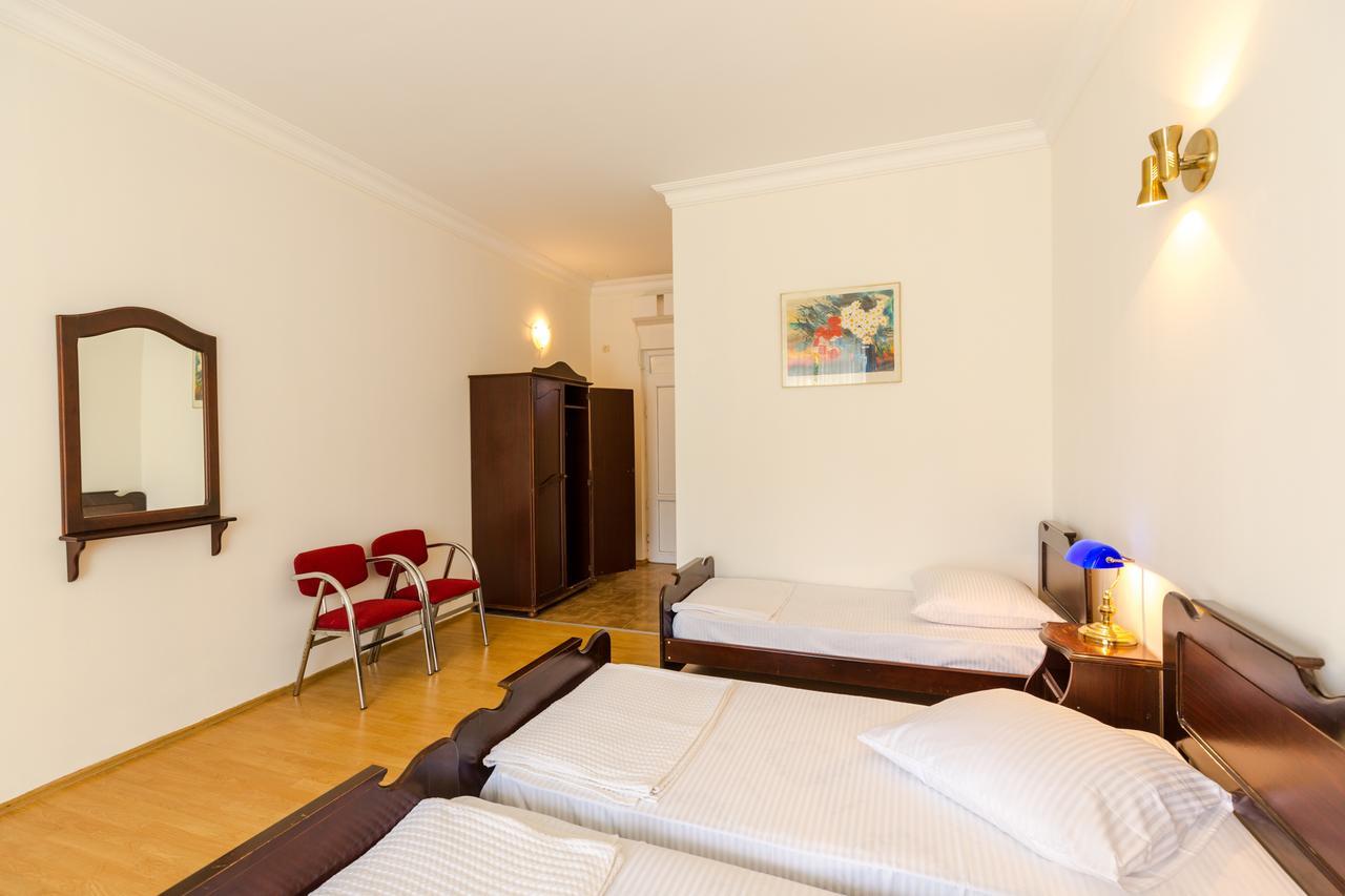 Hotel Simpatia Kobuleti Ngoại thất bức ảnh
